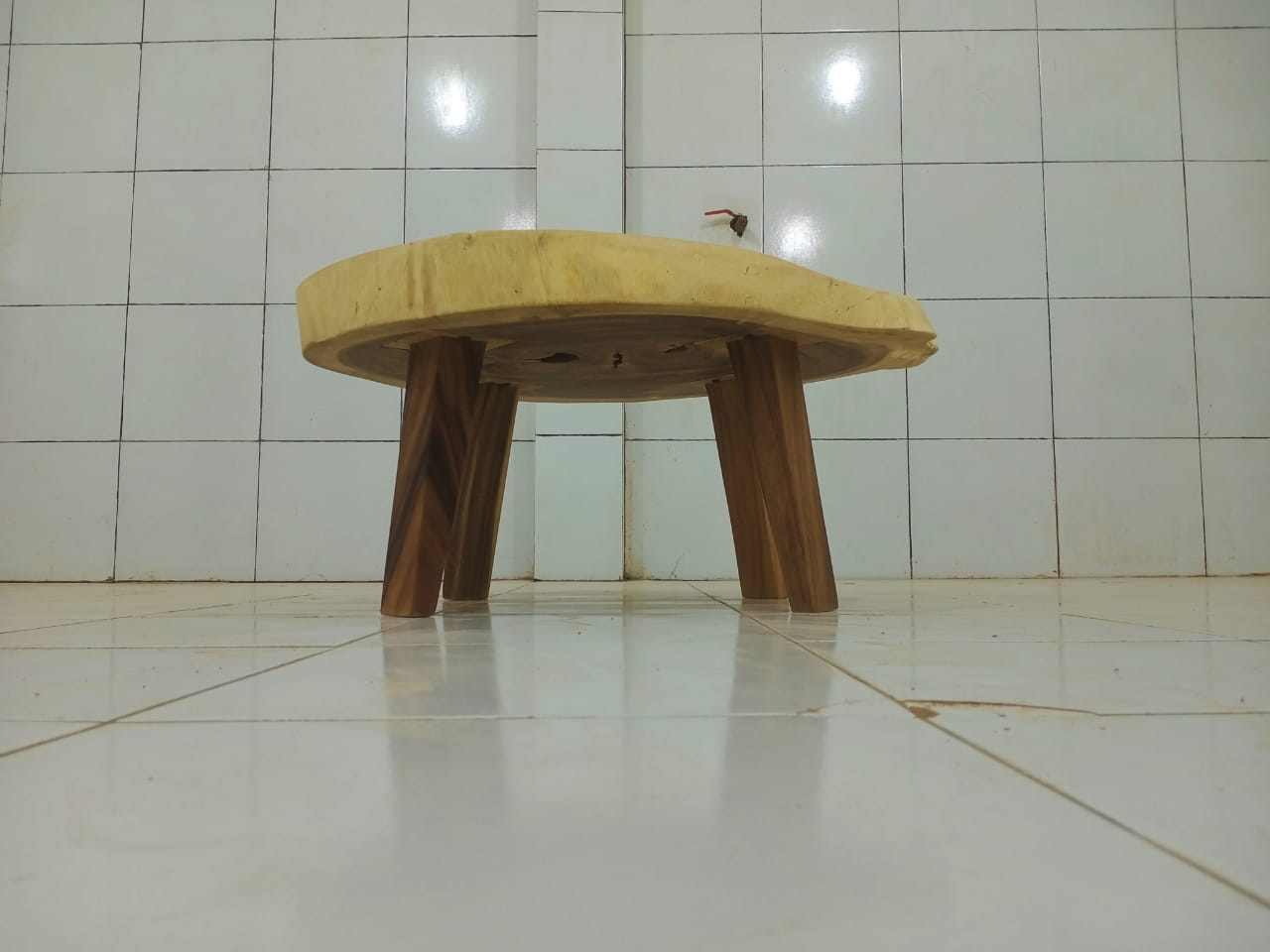 LIVE EDGE TABLES