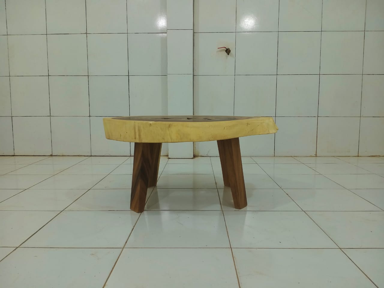 LIVE EDGE TABLES