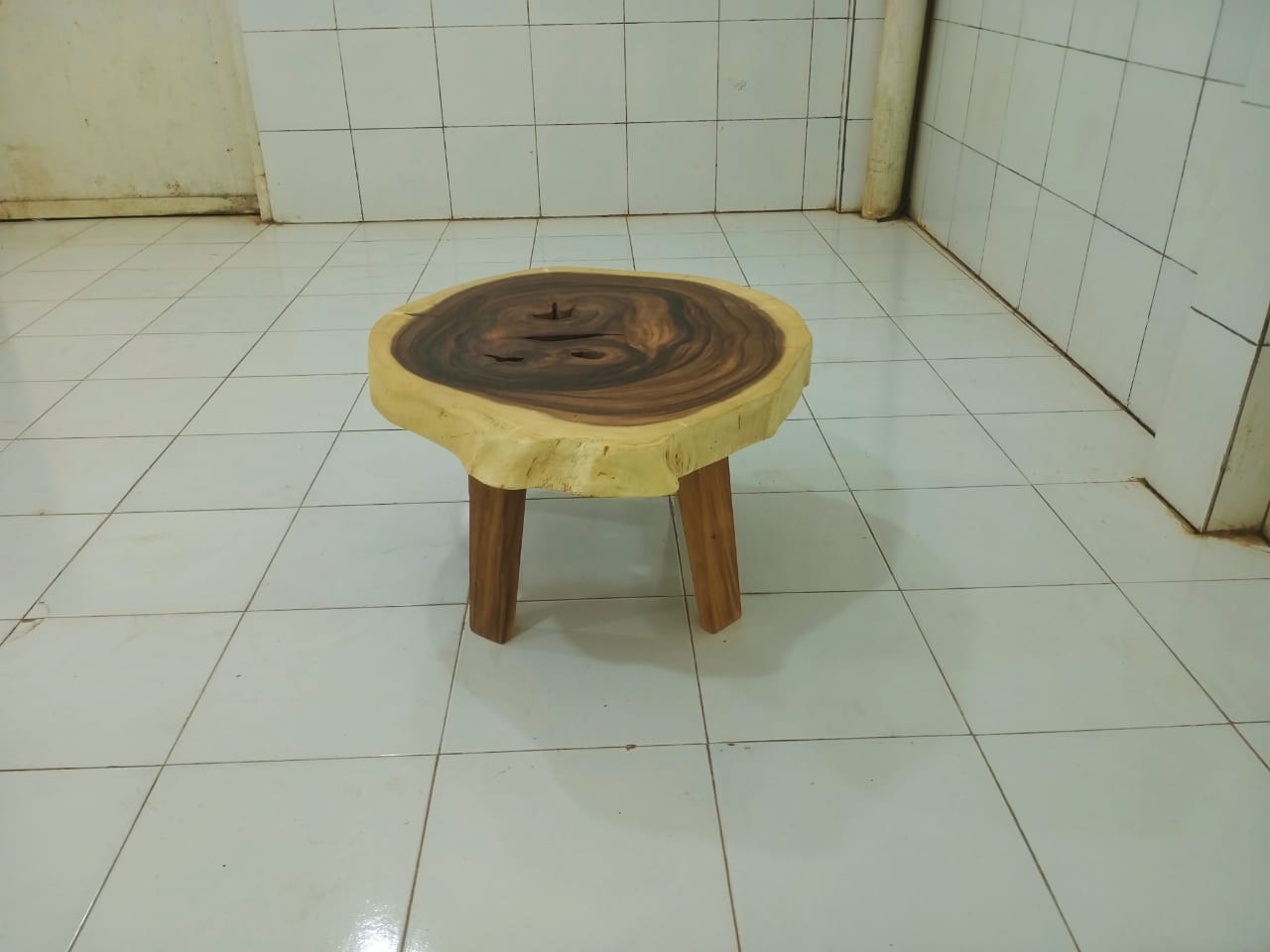 LIVE EDGE TABLES