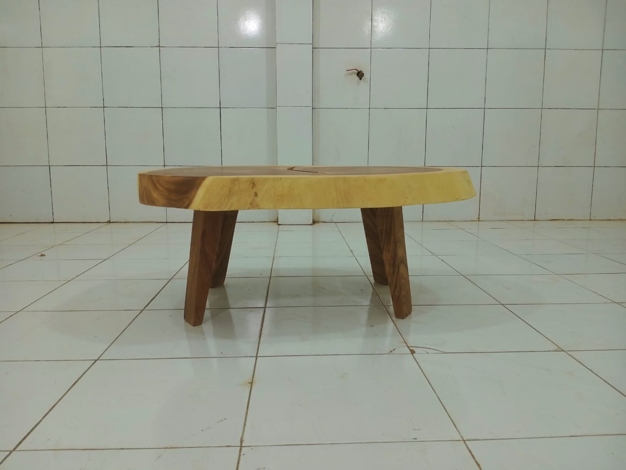 LIVE EDGE TABLES