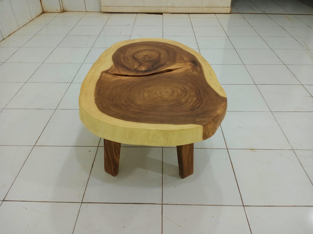 LIVE EDGE TABLES