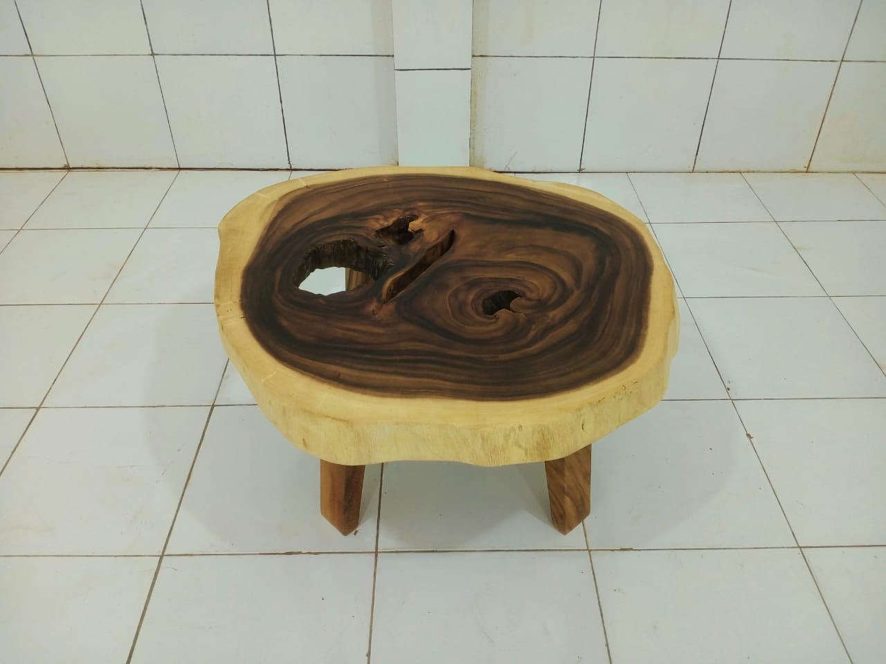 LIVE EDGE TABLES