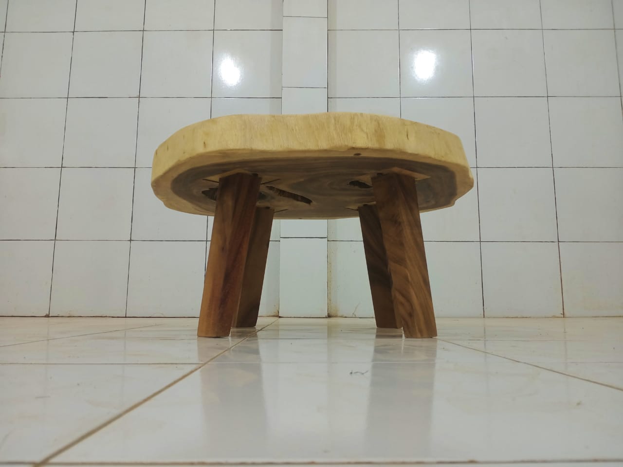 LIVE EDGE TABLES