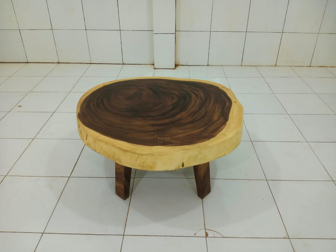 ROUND COFFEE TABLES (NOT BEEN SHIPPED)