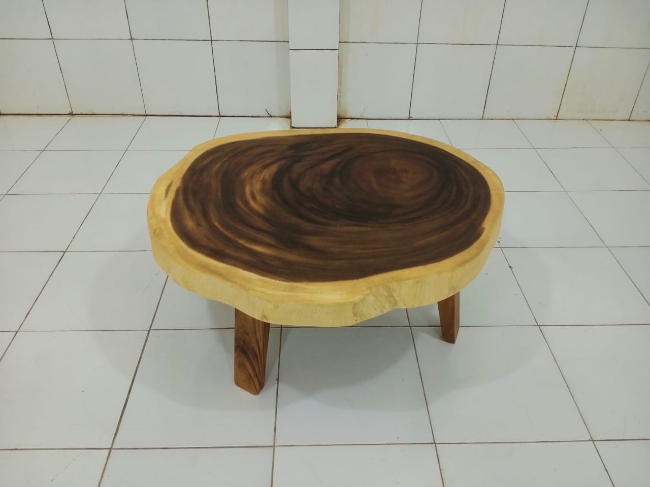 ROUND COFFEE TABLES (NOT BEEN SHIPPED)