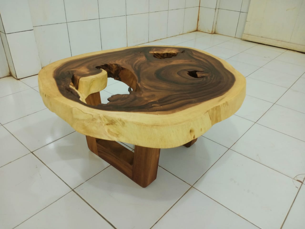 LIVE EDGE TABLES