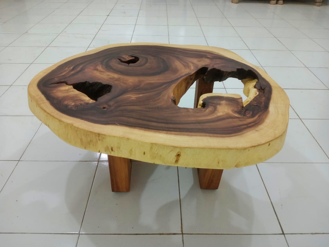 ROUND COFFEE TABLES (NOT BEEN SHIPPED)