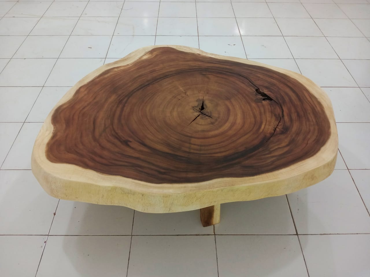 ROUND COFFEE TABLES (NOT BEEN SHIPPED)