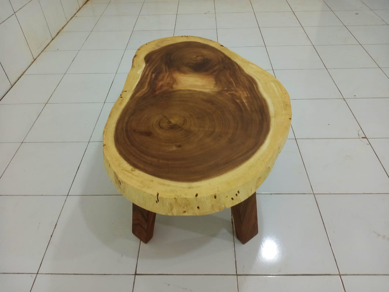 LIVE EDGE TABLES