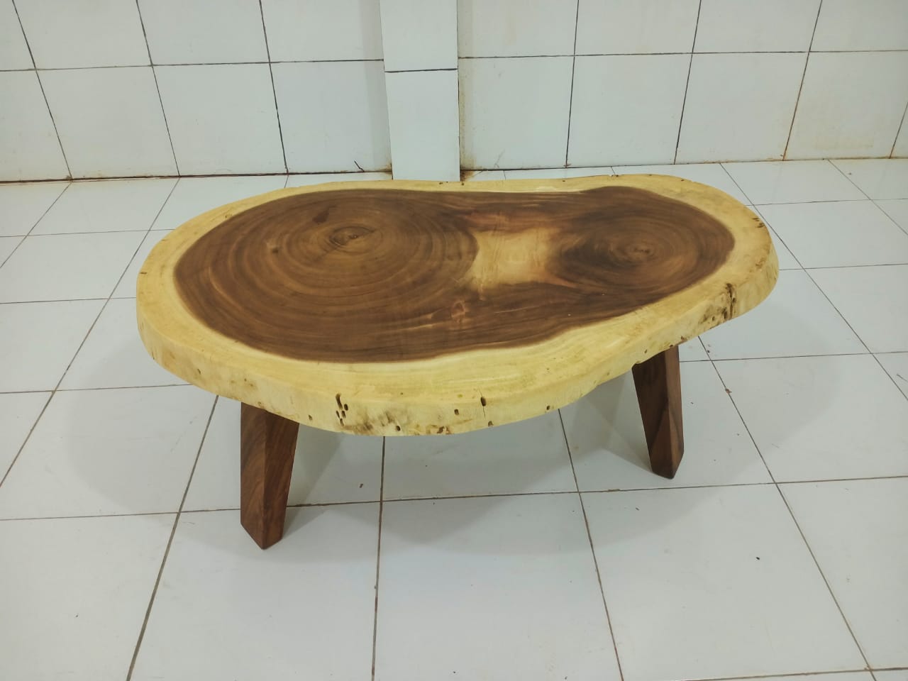 ROUND COFFEE TABLES (NOT BEEN SHIPPED)