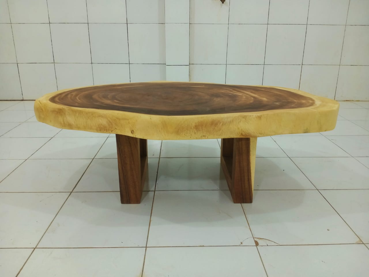 LIVE EDGE TABLES