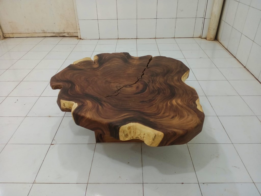 LIVE EDGE TABLES