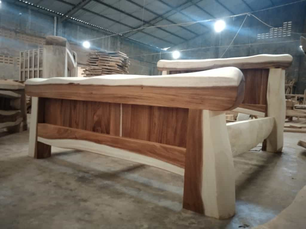 LIVE EDGE TABLES