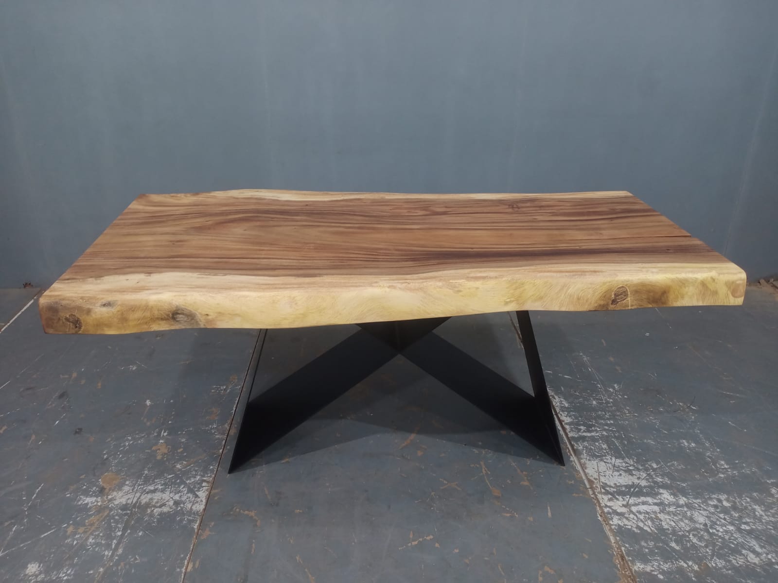 LIVE EDGE TABLES