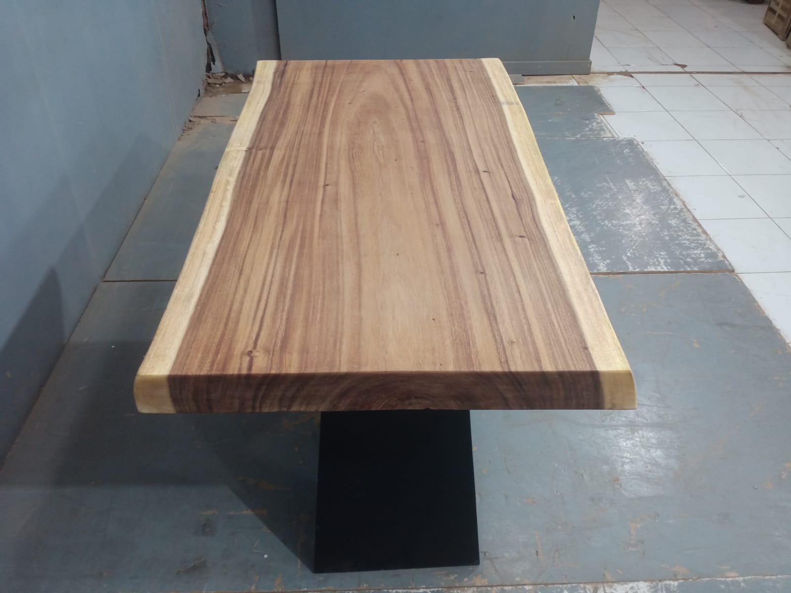 Live Edge Tables