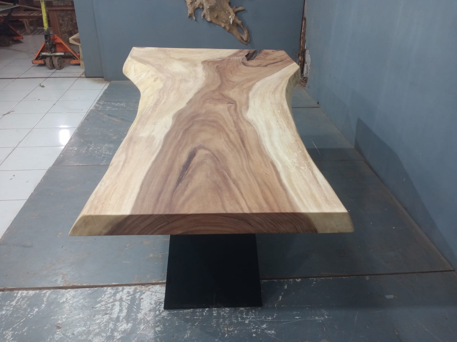 Live Edge Tables