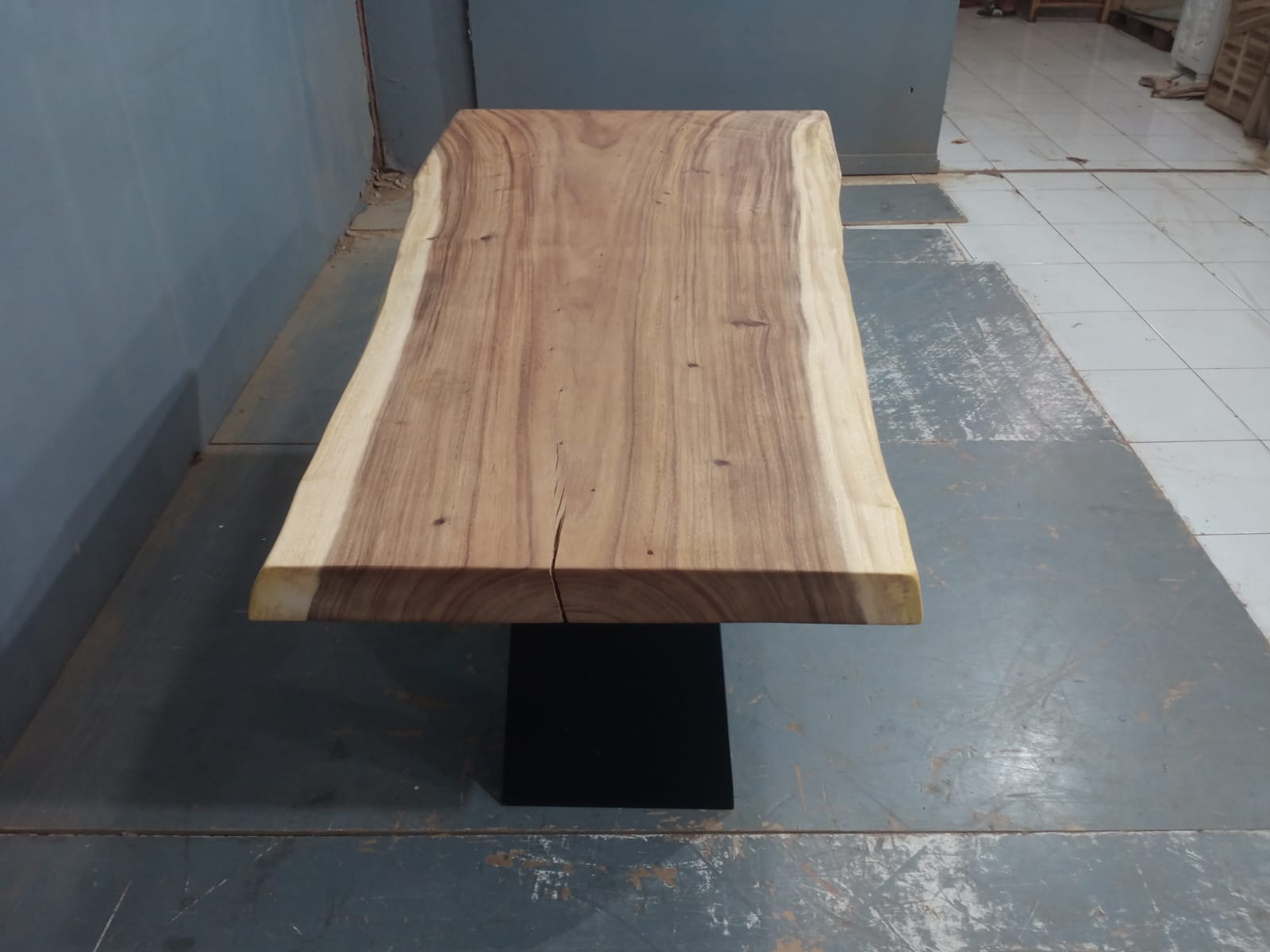 Live Edge Tables
