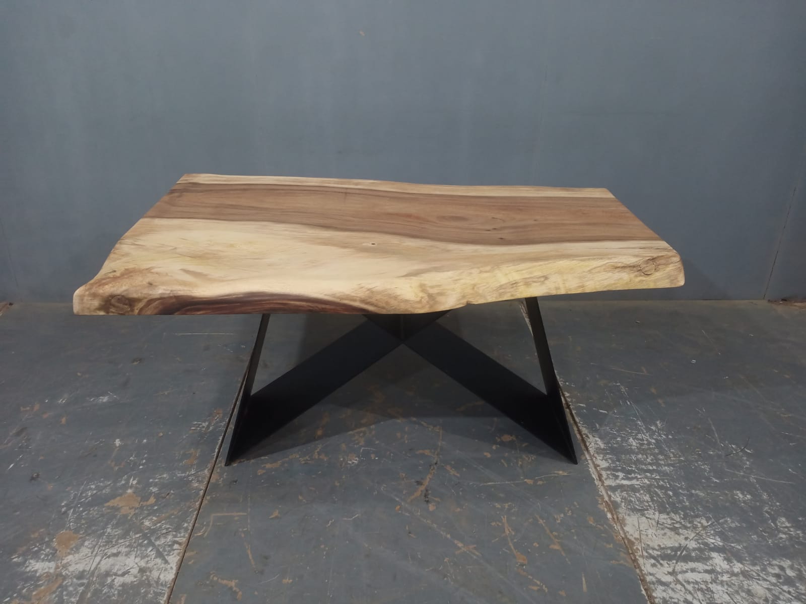 LIVE EDGE TABLES