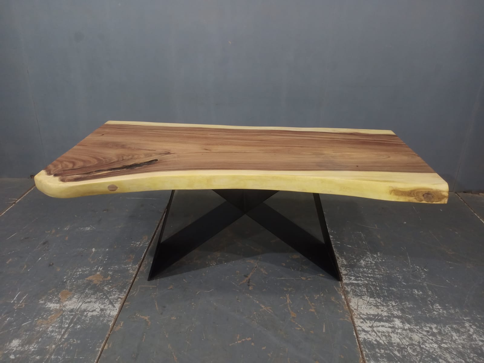 LIVE EDGE TABLES
