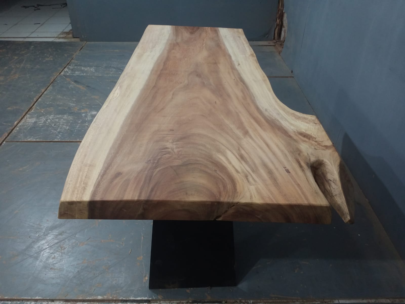 Live Edge Tables