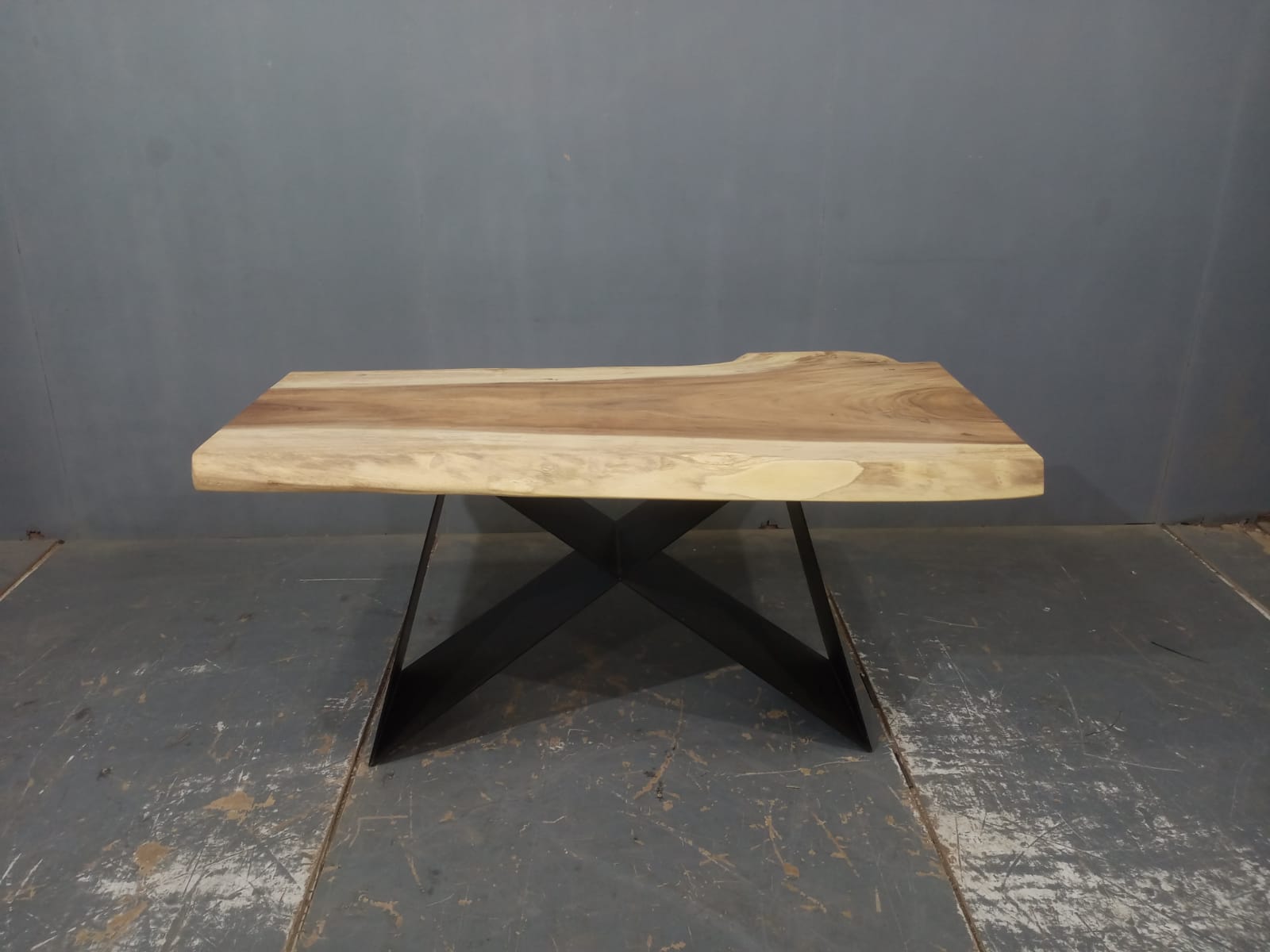 LIVE EDGE TABLES