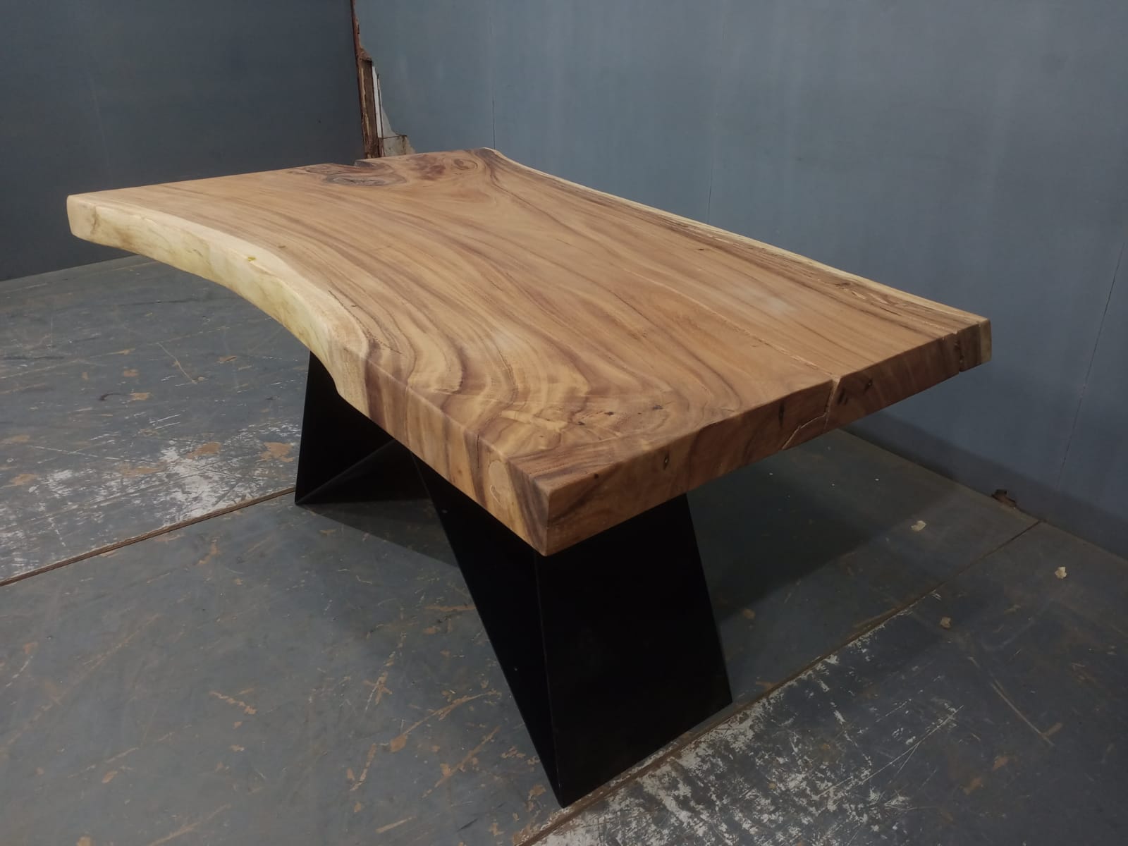 Live Edge Tables
