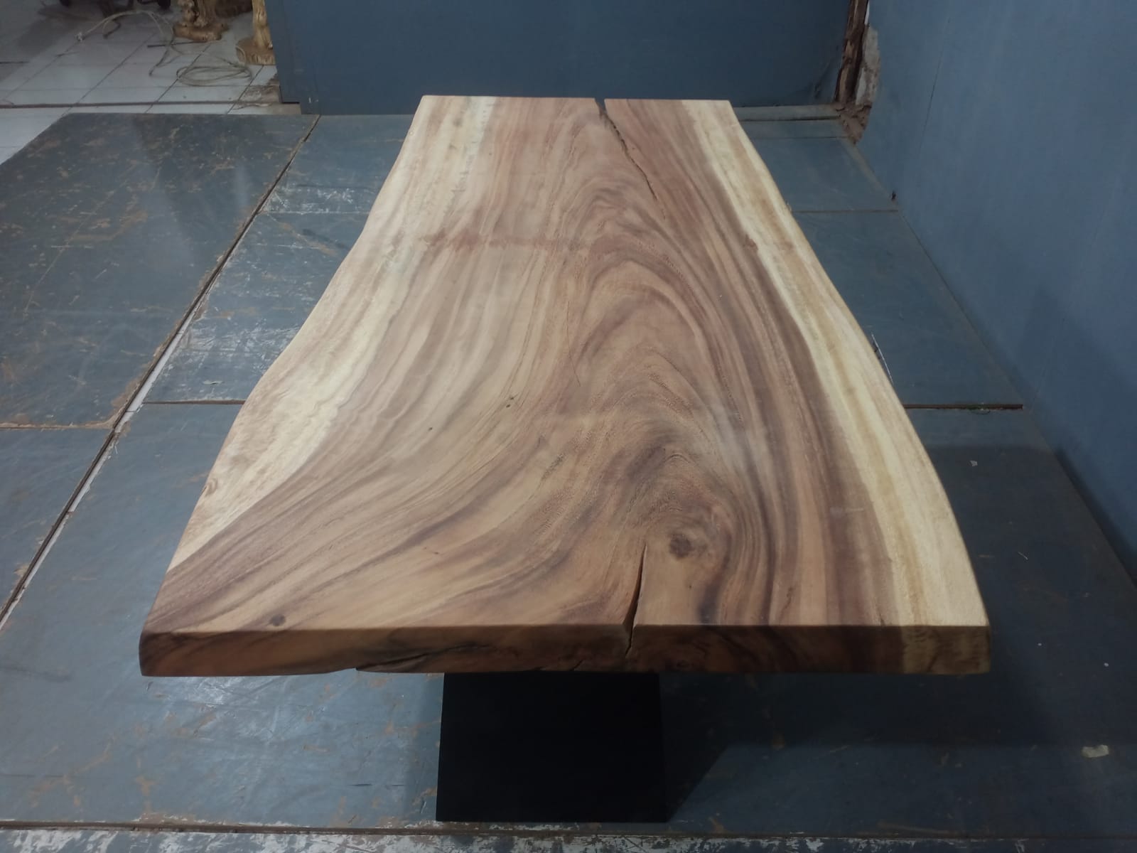 Live Edge Tables