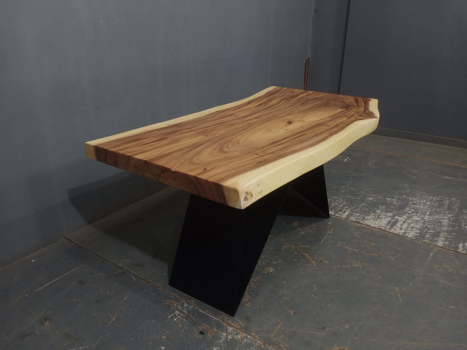 Live Edge Tables