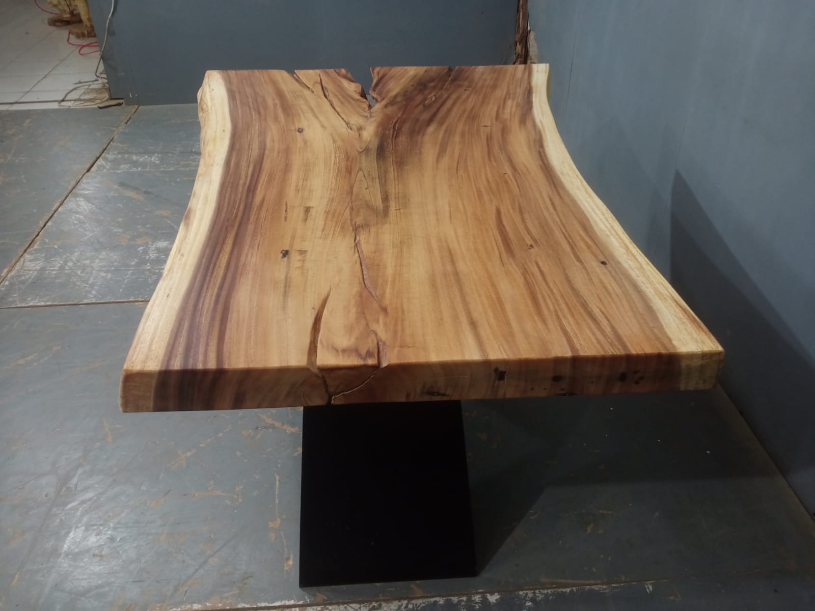 Live Edge Tables