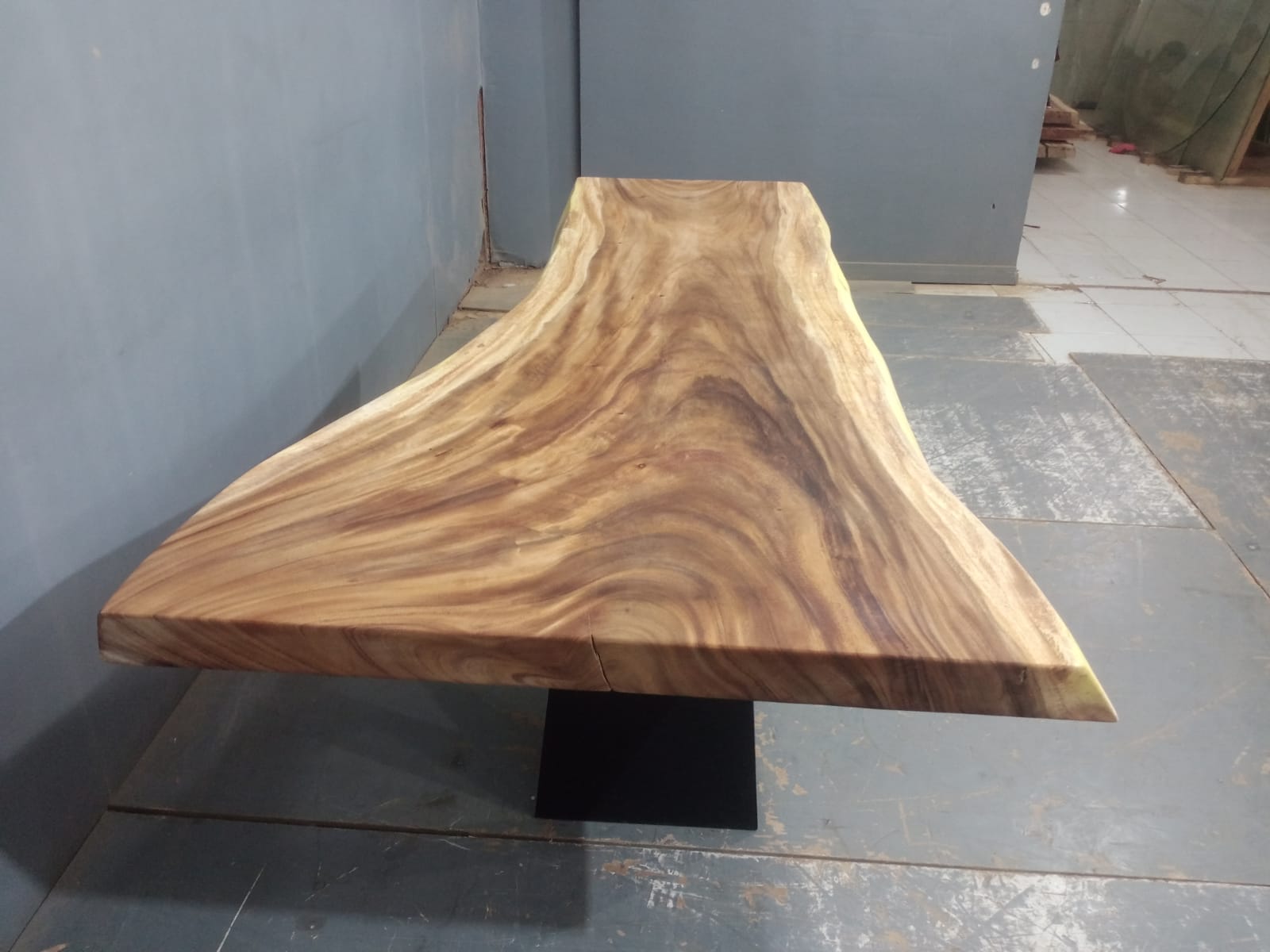 Live Edge Tables