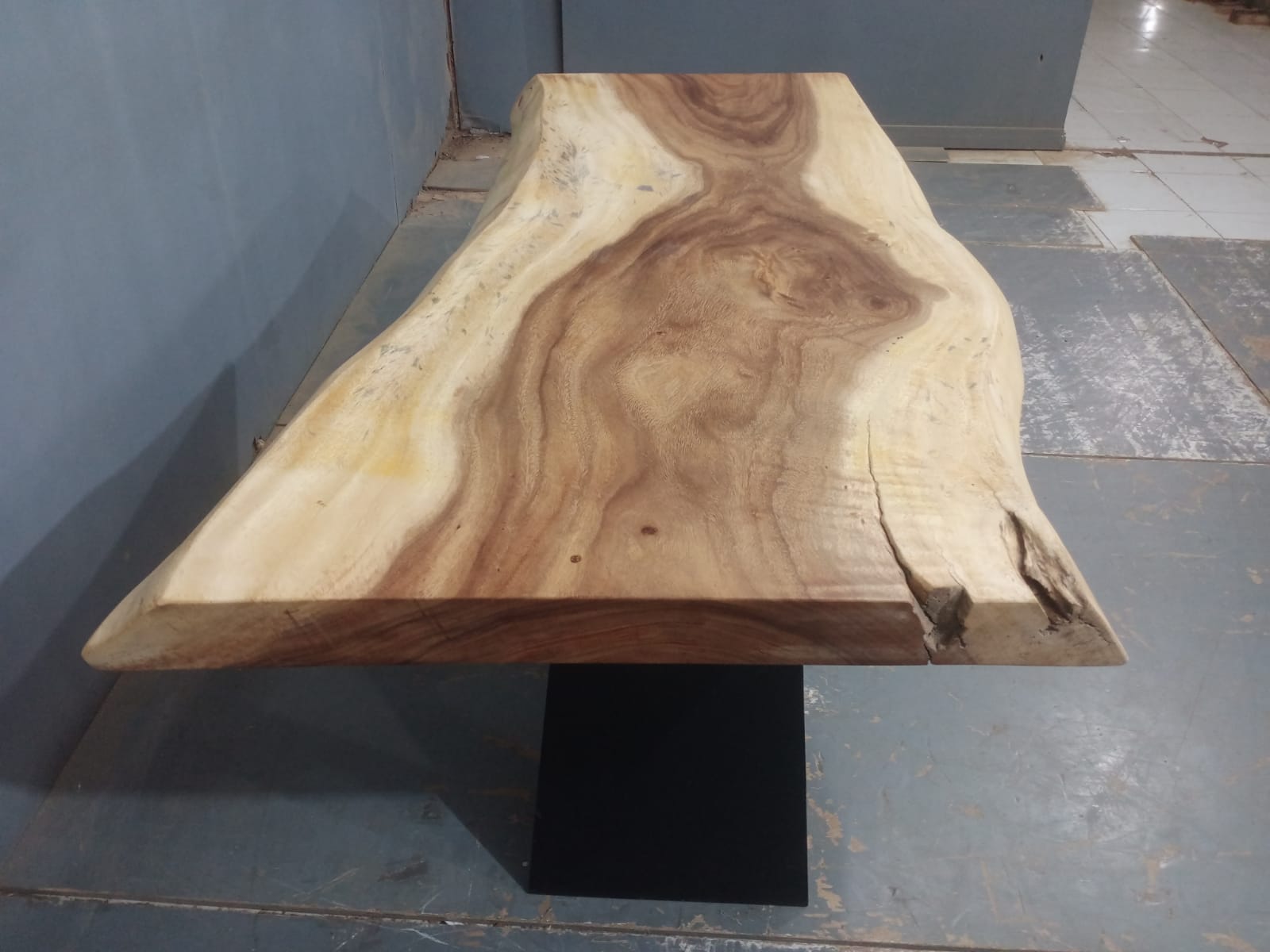 Live Edge Tables