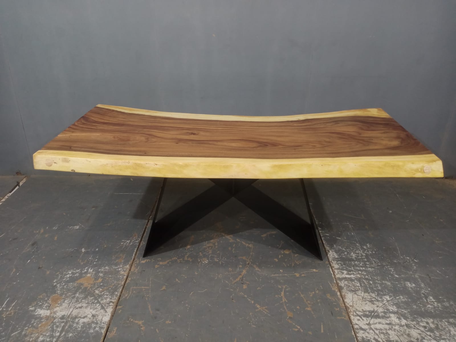 LIVE EDGE TABLES