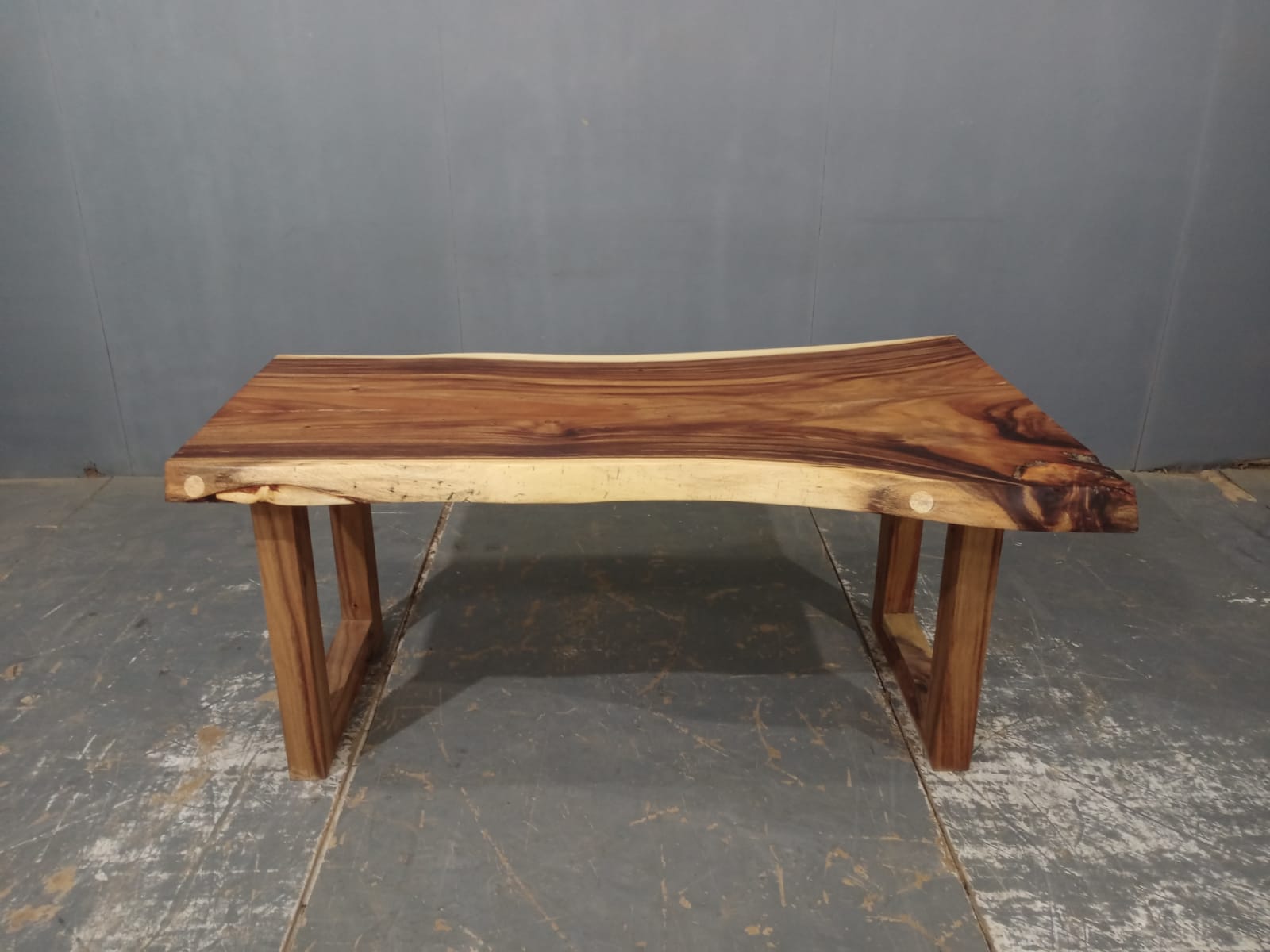 LIVE EDGE TABLES