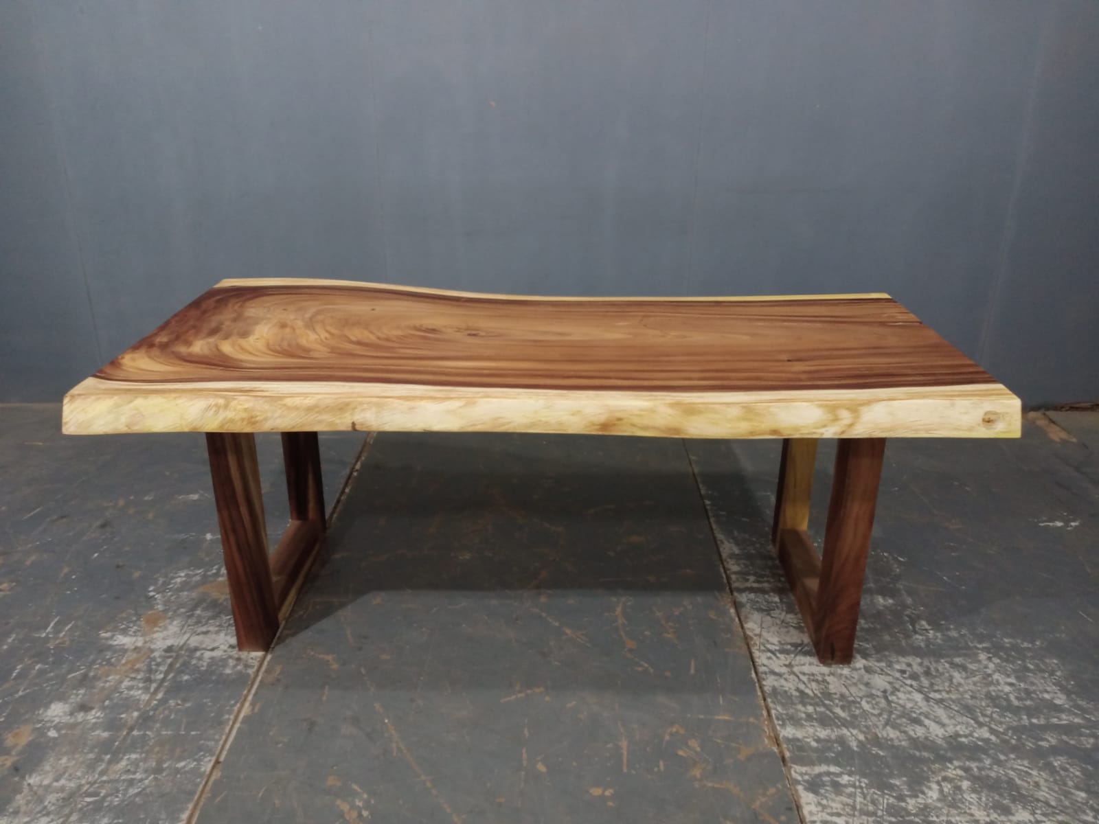 LIVE EDGE TABLES