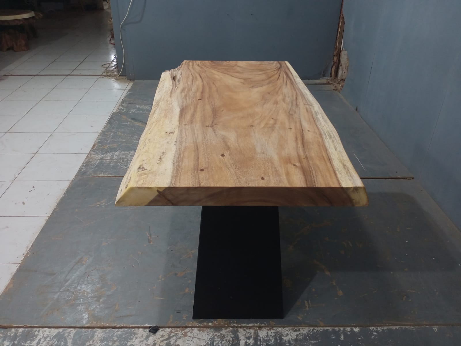 Live Edge Tables