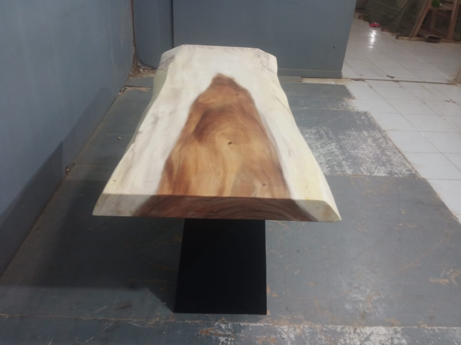 Live Edge Tables