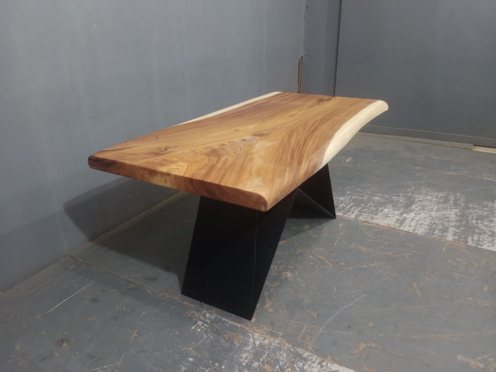 Live Edge Tables