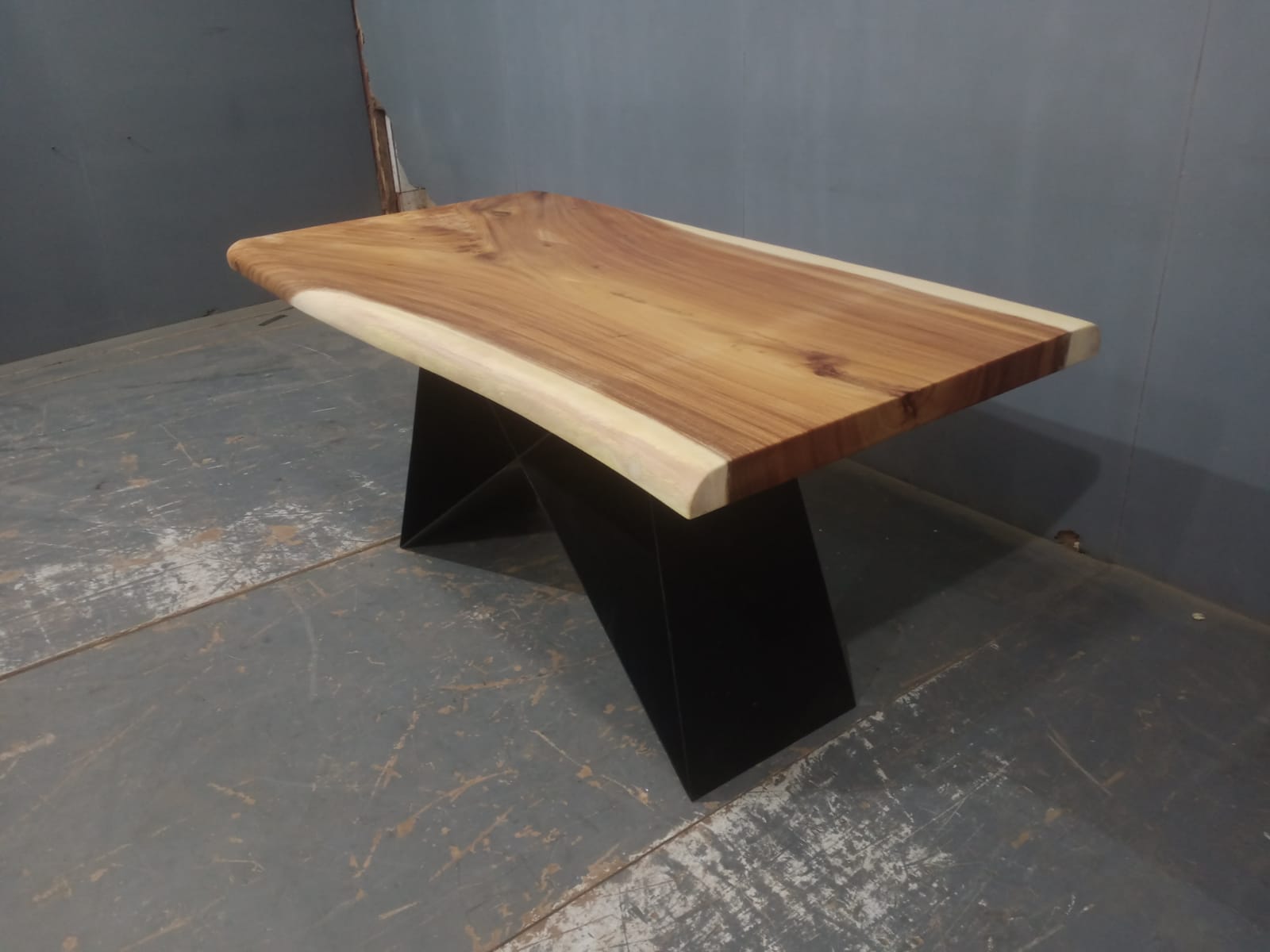 Live Edge Tables