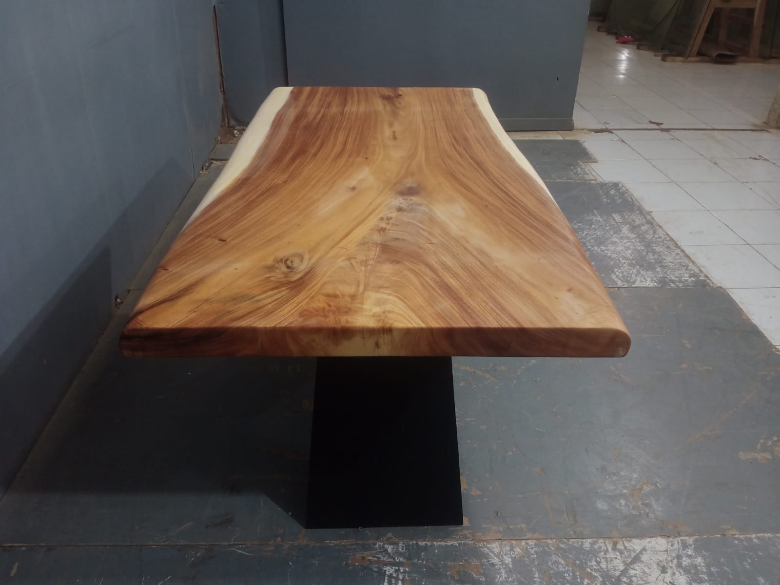 Live Edge Tables