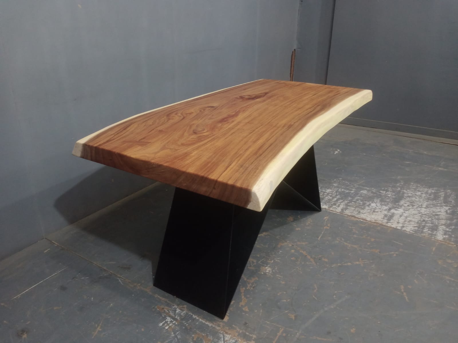 Live Edge Tables