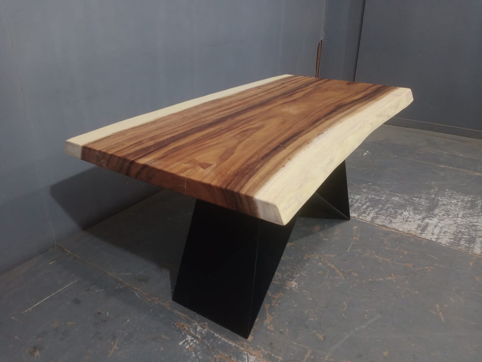 Live Edge Tables