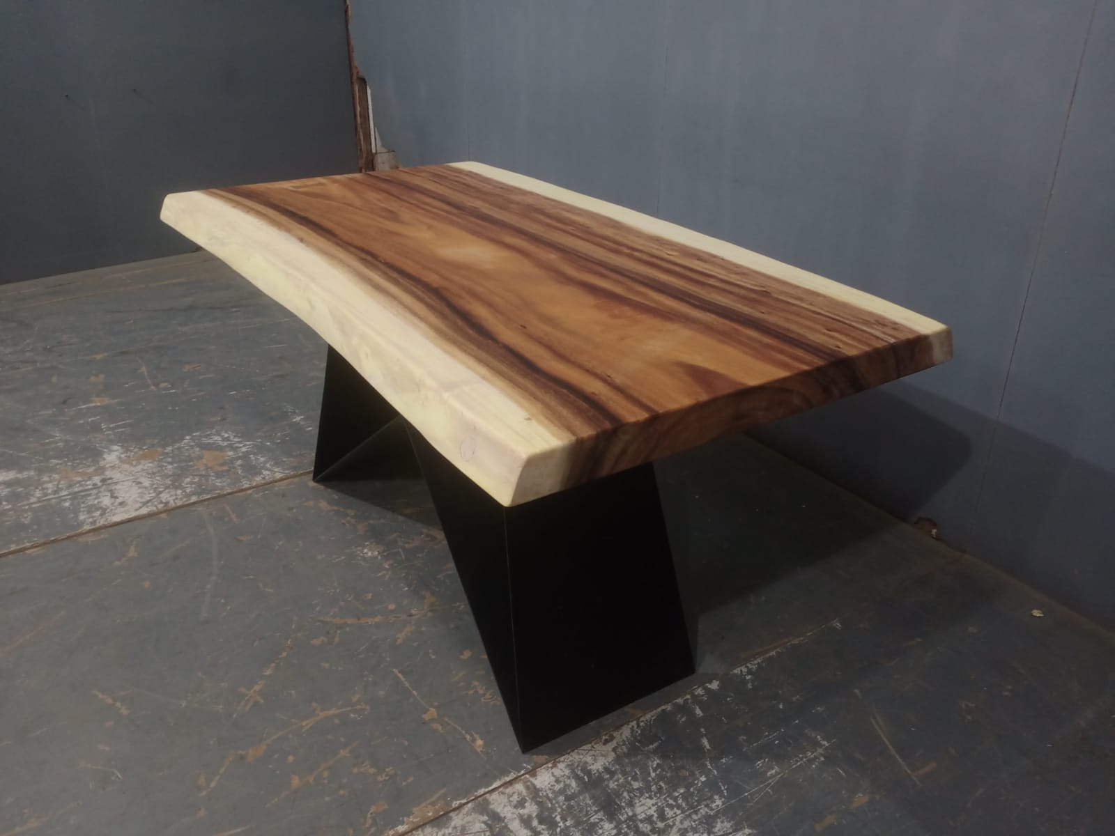 Live Edge Tables