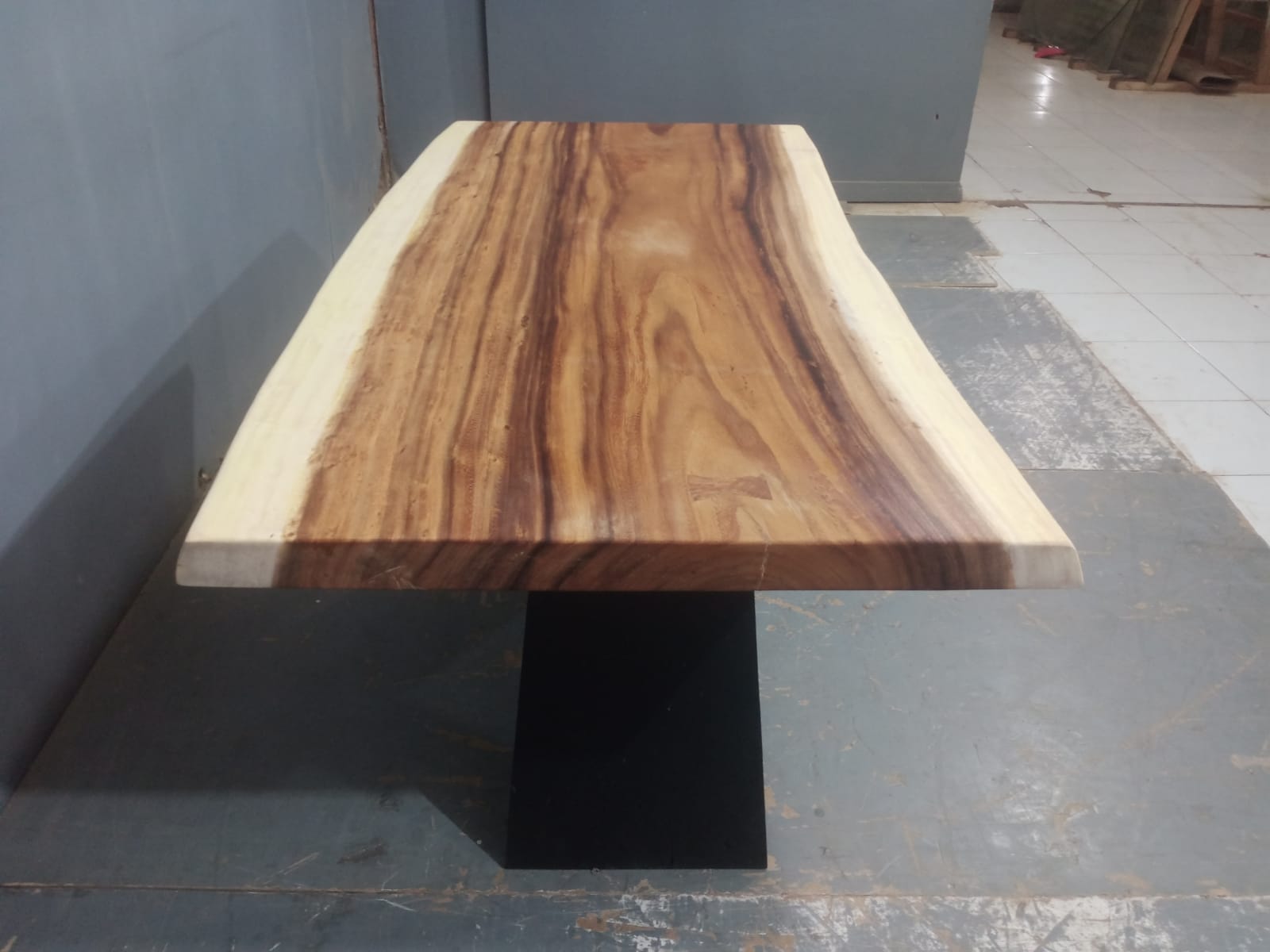 Live Edge Tables