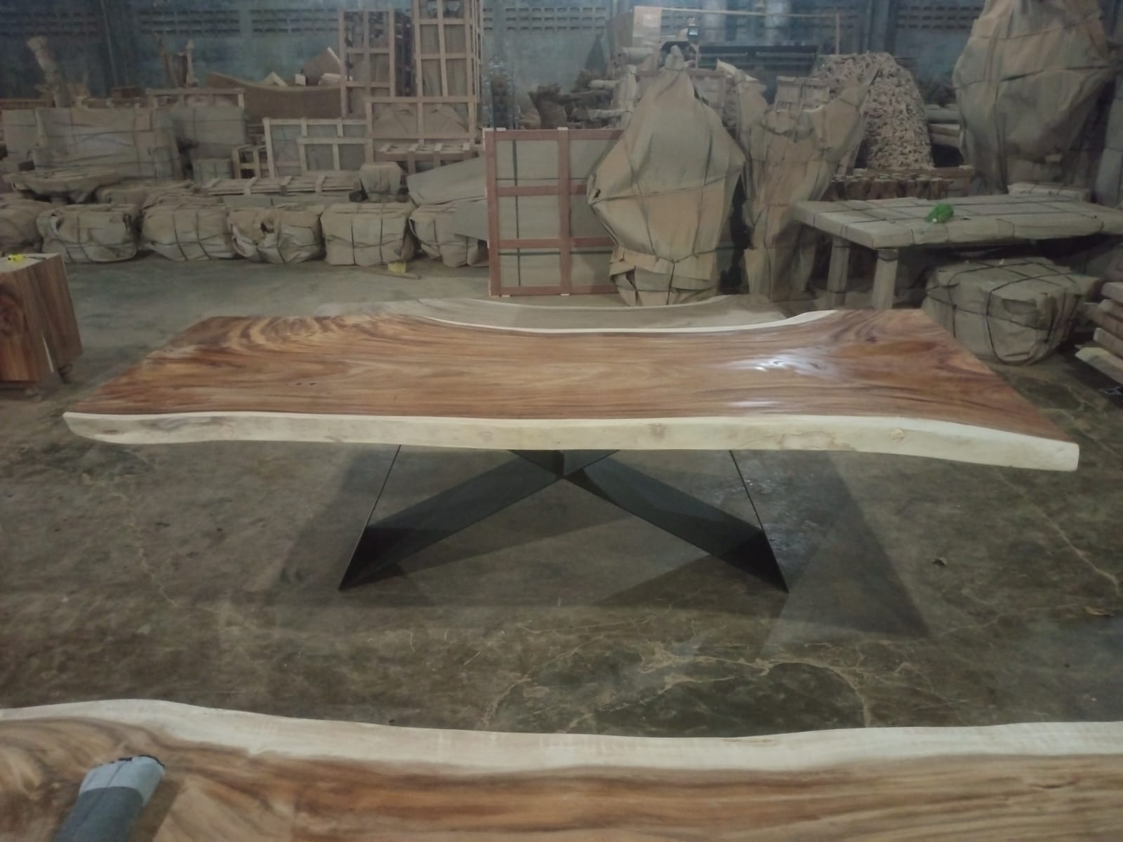LIVE EDGE TABLES