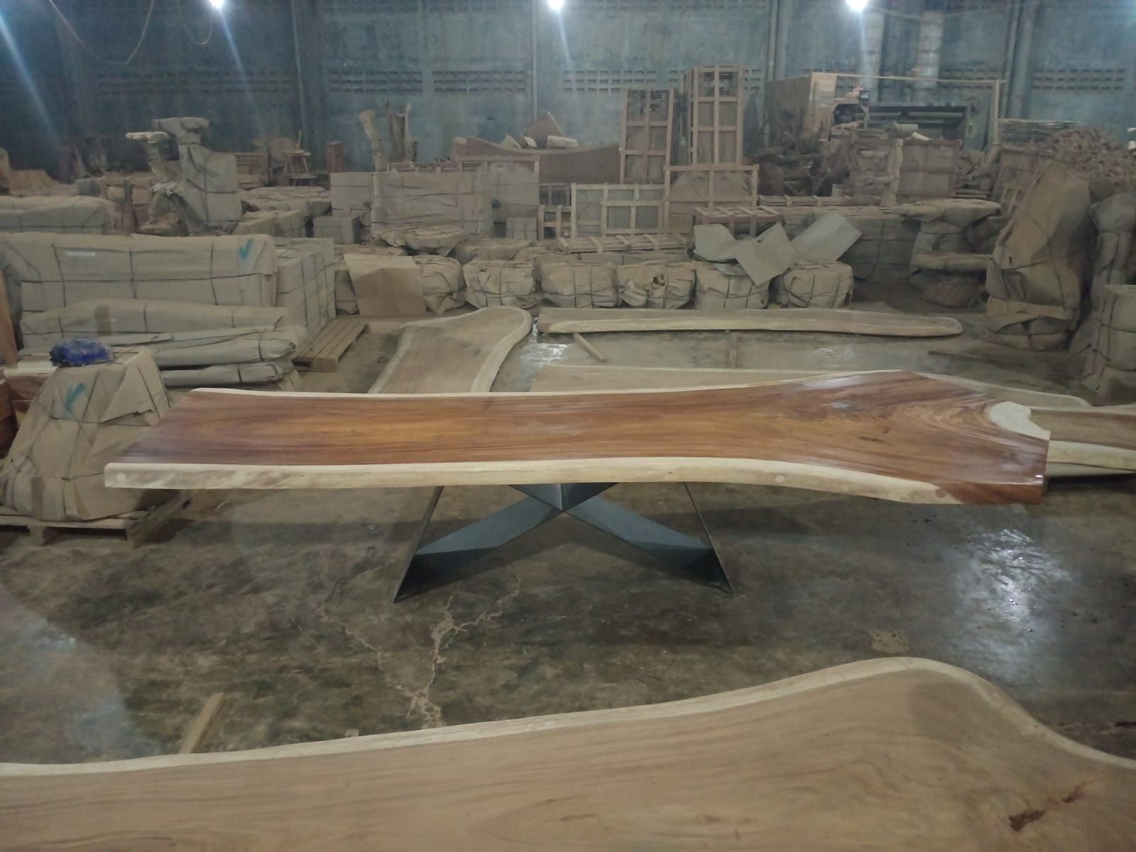 LIVE EDGE TABLES