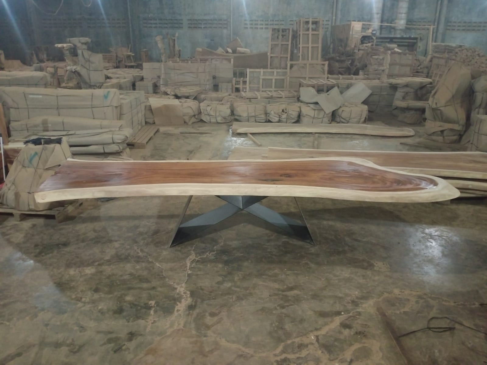 LIVE EDGE TABLES