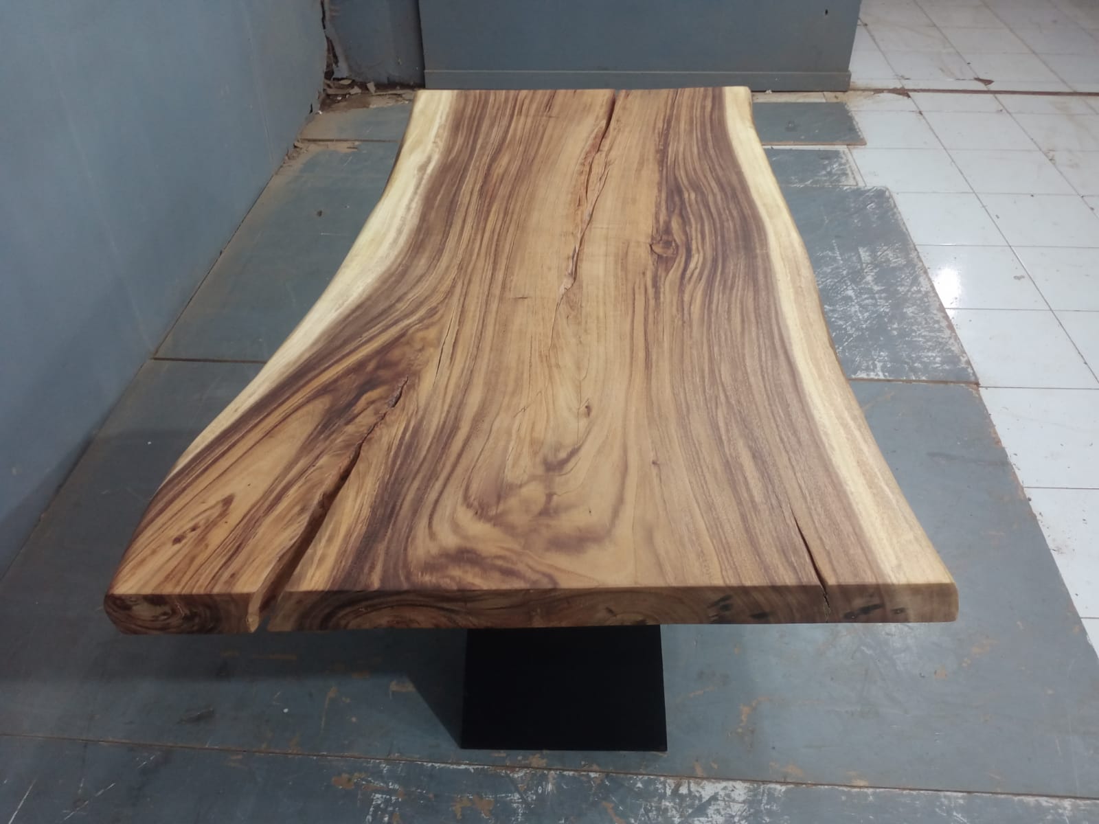 Live Edge Tables