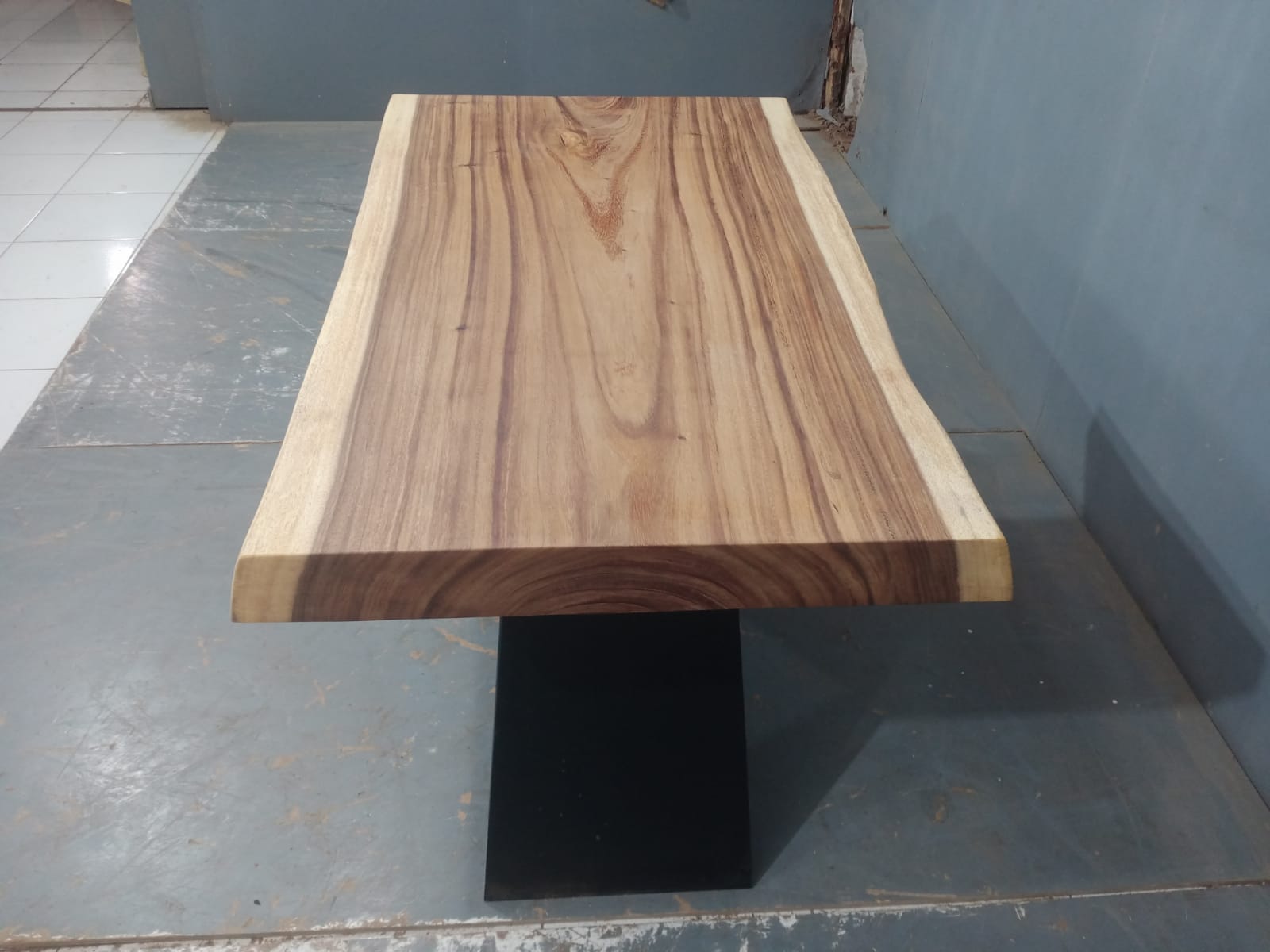 Live Edge Tables