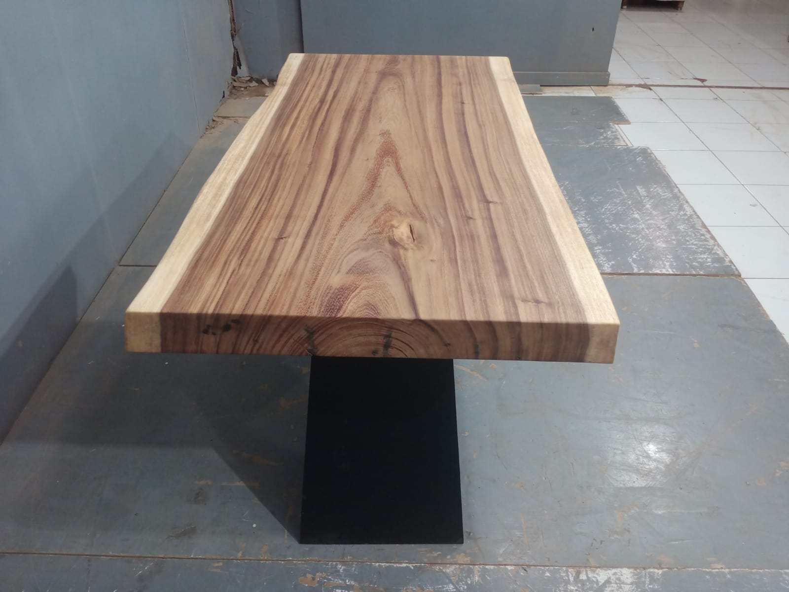 Live Edge Tables