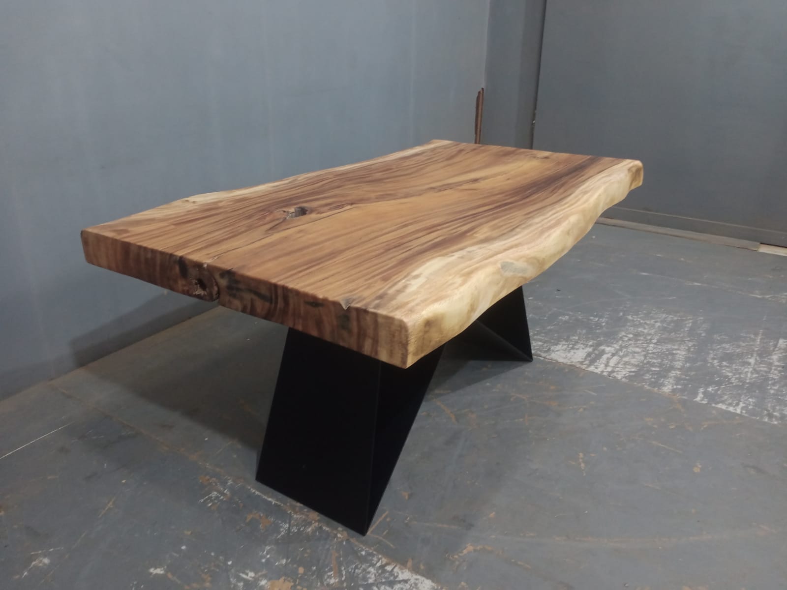Live Edge Tables